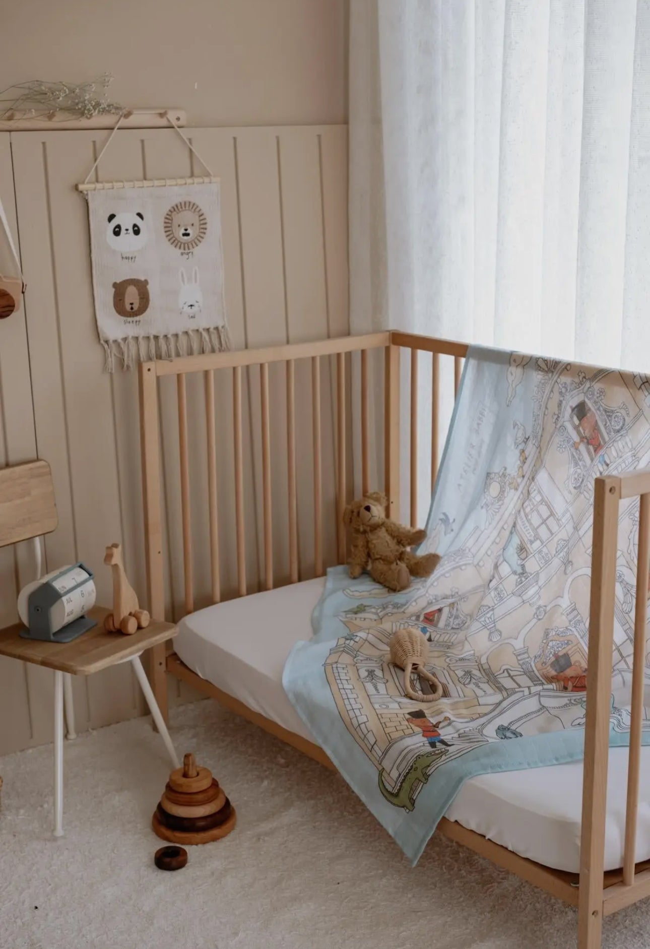 Double-Layer Muslin Blanket -
Royal Mansion